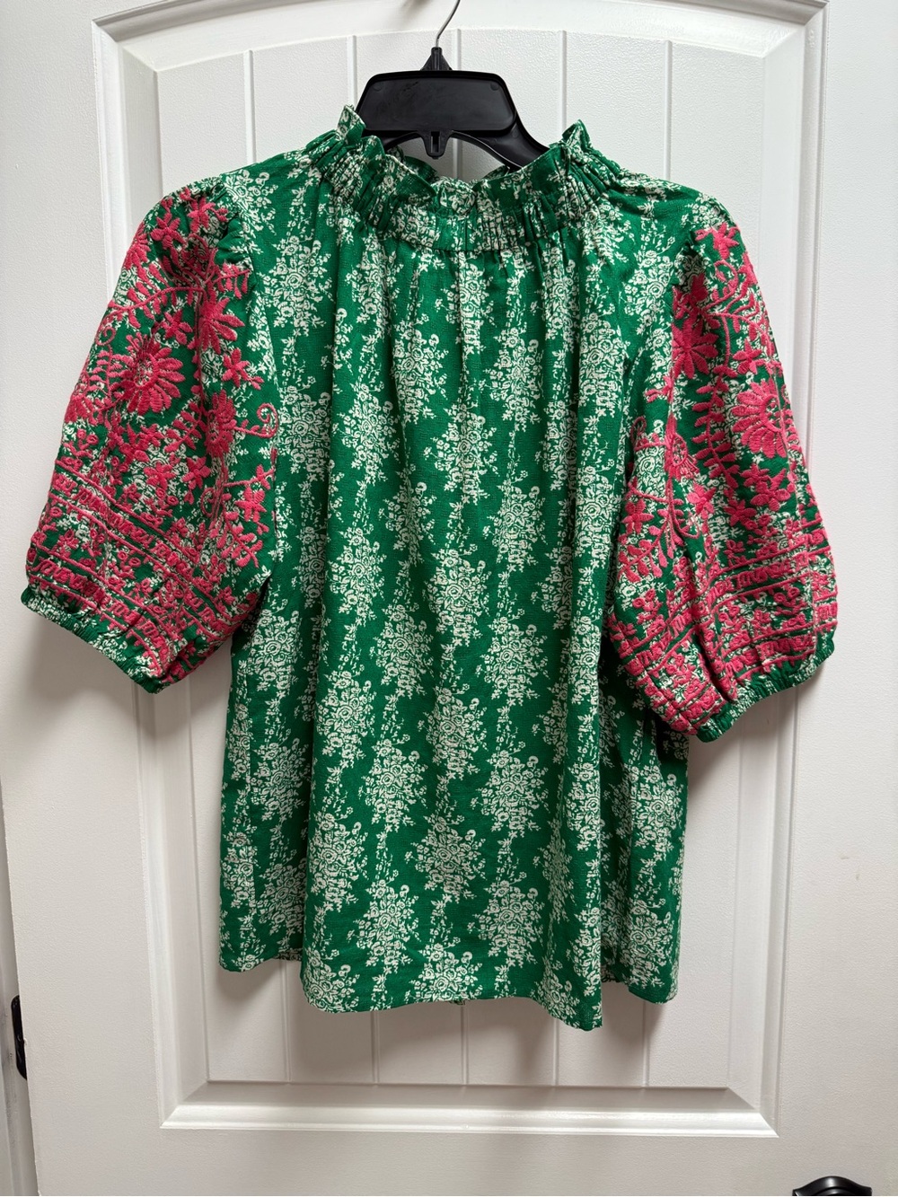 THML Green Floral Pink Embroidered Lace Sleeve Boho Blouse Small NWOT